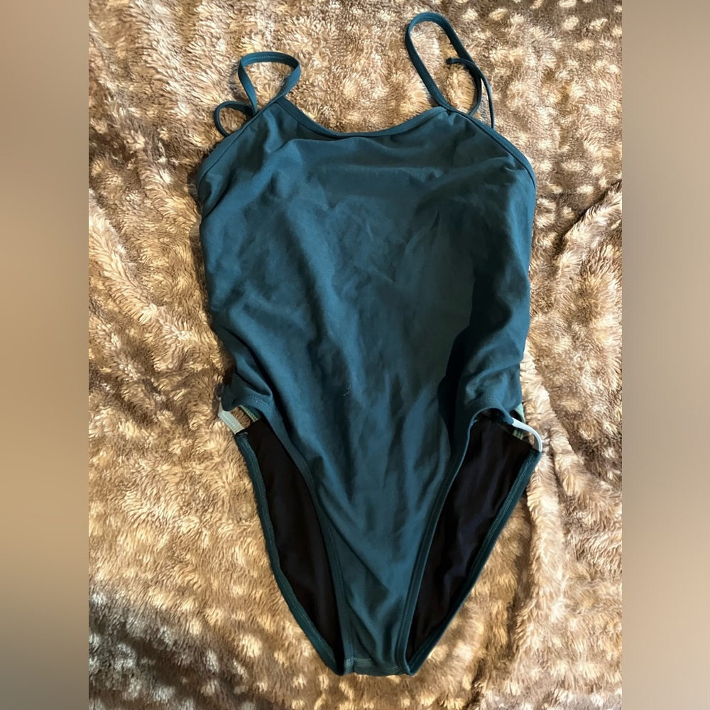 Jolyn Gavin 2 teal suit 32